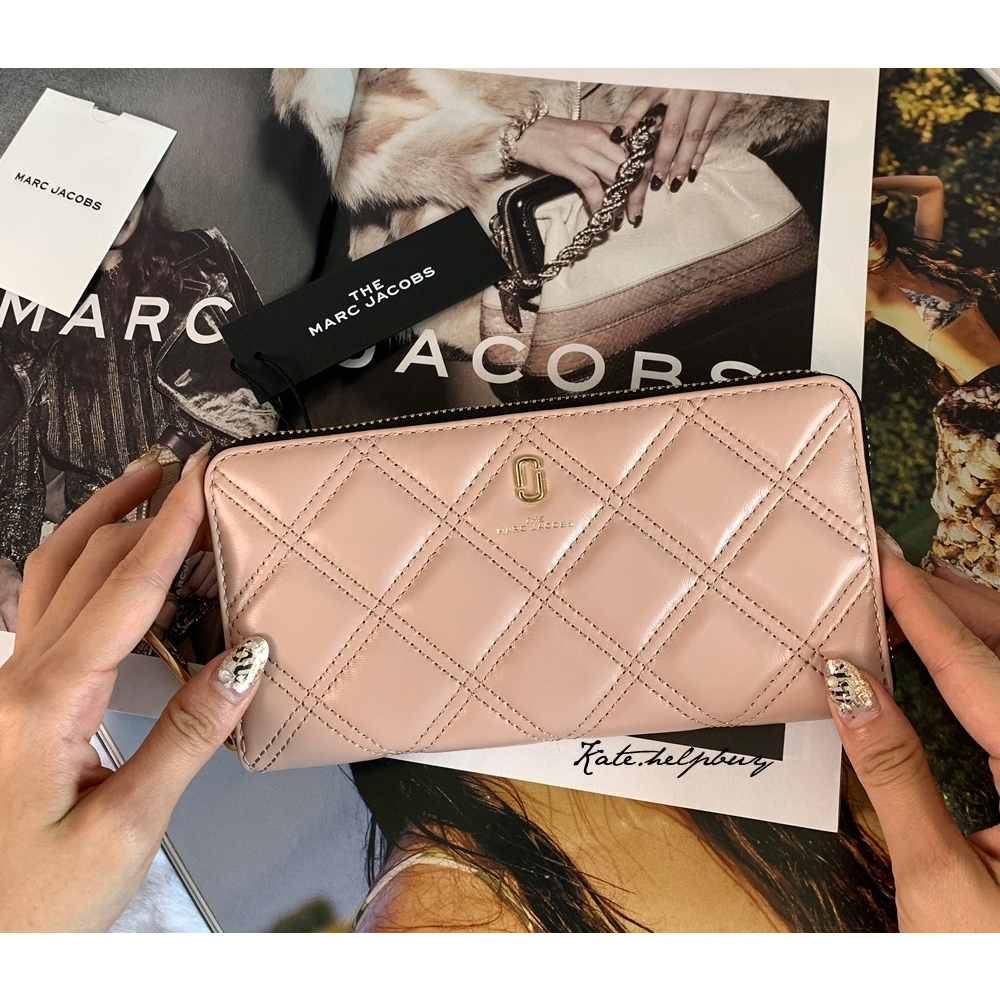 【美國正品】現貨在台✈️Kate小舖美國代購 Marc Jacobs MBMJ 復古裸粉 菱格紋長夾