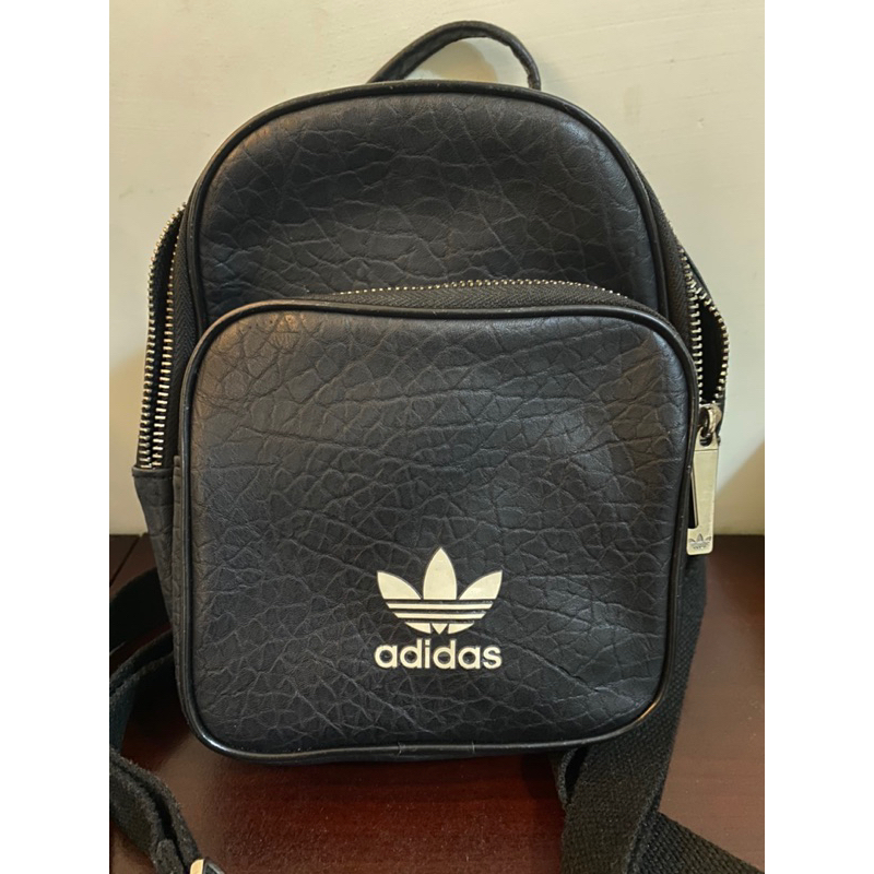 二手 ADIDAS mini backpack 愛迪達 小黑包 後背包 迷你 皮革 小包 黑白