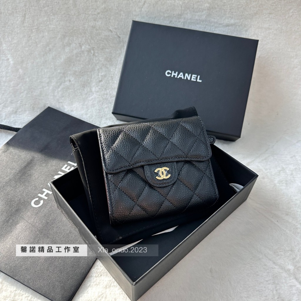 🩰 預購＋現貨  / Chanel 經典款黑色荔枝皮金扣短銀包🦊 毊諾精品工作室