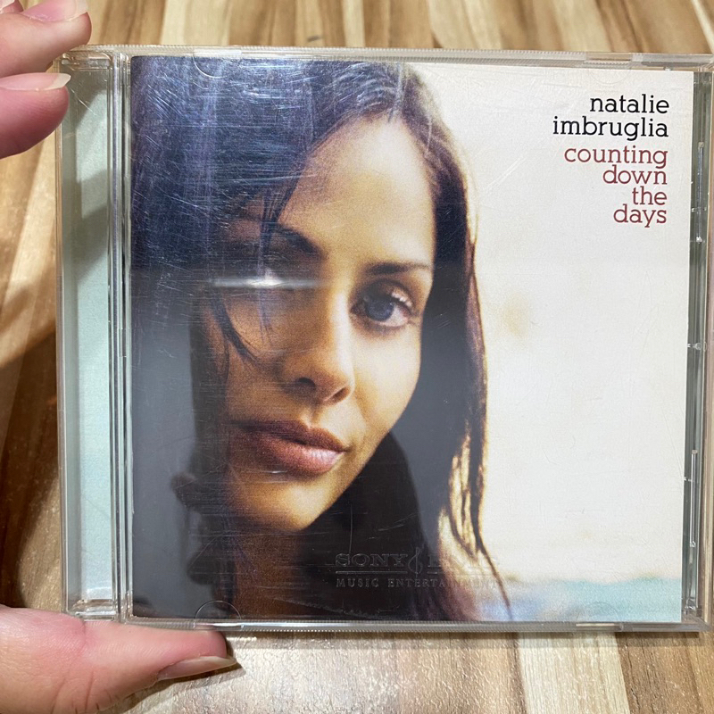 喃喃字旅二手CD《Natalie imbruglia-counting down the days》