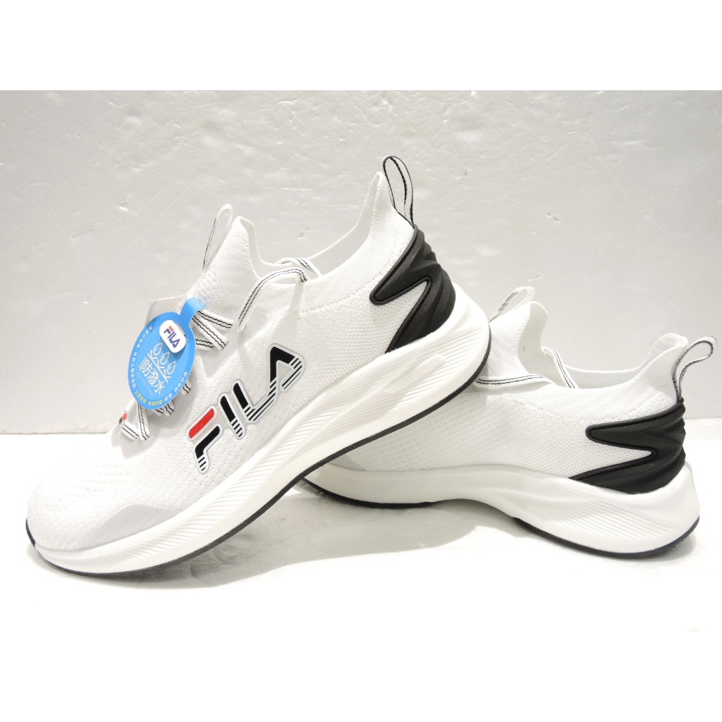 2023 FILA Water Resistant 男款 輕量.防潑水 襪套式慢跑鞋 運動鞋(1-J911X-123)