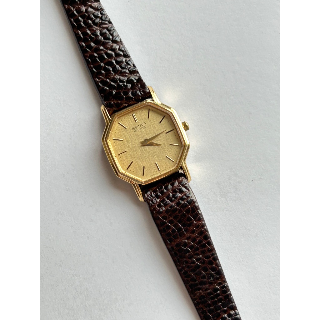 《SEIKO QUARTZ 精工》金色八角古董錶 復古皮錶 女錶