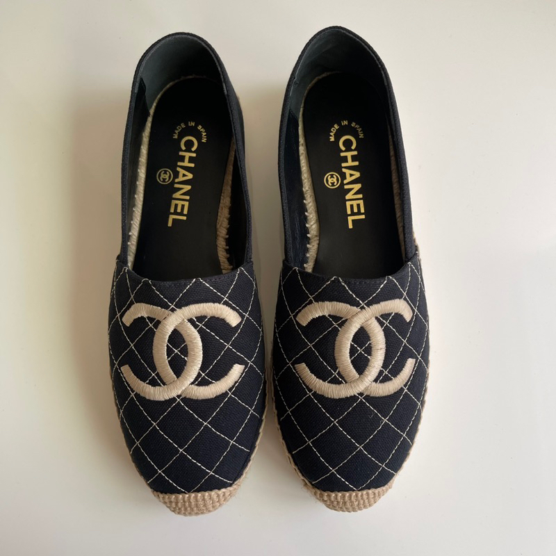 《全新正品》Chanel香奈兒深藍雙C logo 布面格紋草編鞋 鉛筆鞋～38號