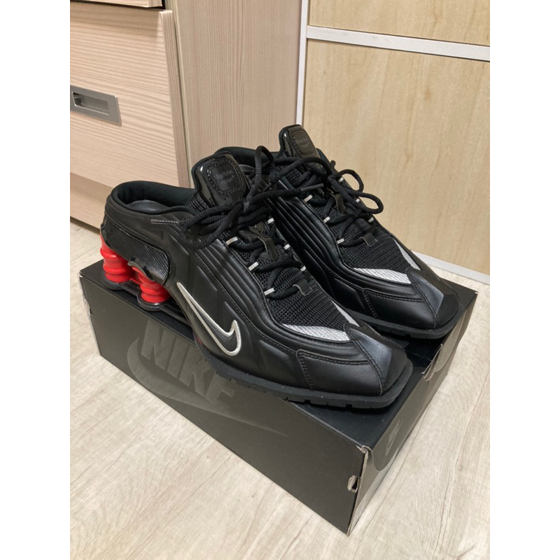 ［Martine Rose X Nike Shox] 男女同款 EU42.5 27-27.5cm 高根穆勒鞋 黑紅配色