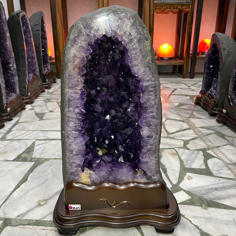 10月🆕官帽型紫水晶洞🥰頂級巴西紫水晶洞 ESPa+✨25.3kg❤️共生瑪瑙 紅幽靈 方解石 糖霜水晶 鎮宅旺氣旺宅運