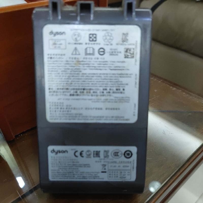 戴森原廠二手V8電池 sv10電池芯耗損,充電用不到一分鐘