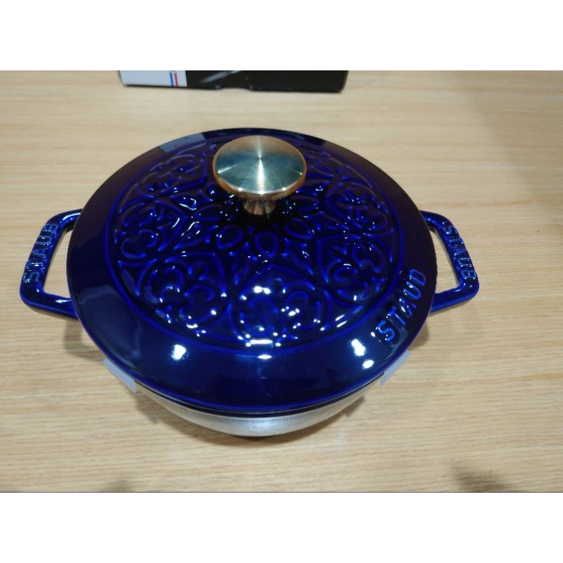 （保留Sunniekuo) 正品Staub深藍Lily (百合) 鑄鐵鍋 / 和食鍋16cm 黃銅蓋