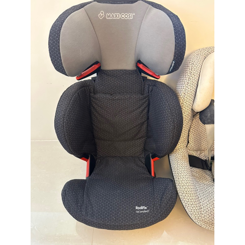 Maxi-Cosi 成長性安全座椅