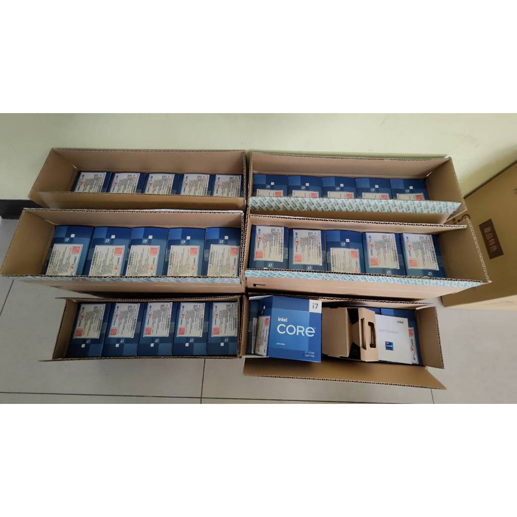 現貨 優惠價 已拆開過盒裝，未使用，原廠盒裝 銅底 全新CPU風扇 i7-13700 LGA1700腳
