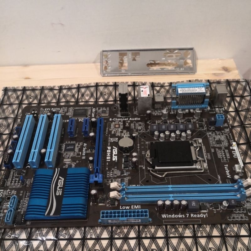 ASUS P8H61 主機板升級換下良品，可裝第三代intelCPU最高支援i7 3770K，附背板。