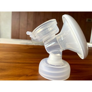 【售 二手 新安怡 AVENT 輕乳感單邊電動吸乳器 原廠專用配件 + Pigeon貝親 小花集乳器 極新】