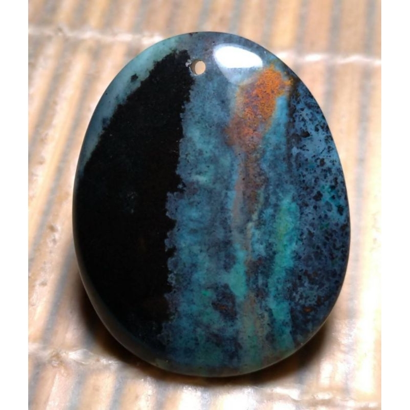 【礦鈺居】~印尼產的(銅花藍寶)~早期石~18公克