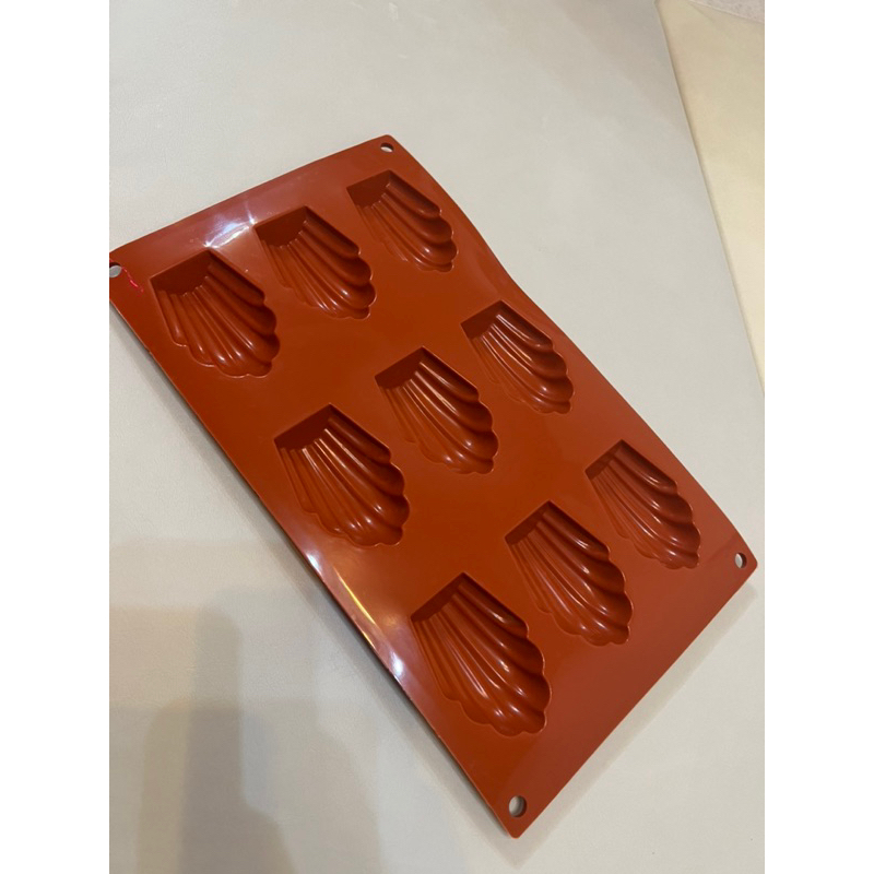 烘焙模具｜Silikomart 9連矽膠模 SF032 / (二手9成新）貝殼模 矽膠模 皂模