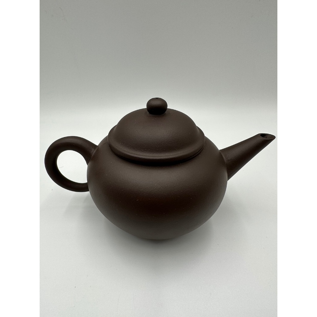 《鶯歌》現貨 <宜興大容量紫砂壺680ml> 茶葉 茶壺 茶具 普洱茶 茶壺 茶杯 石磐 竹盤 泡茶 普洱茶 高山茶 茶