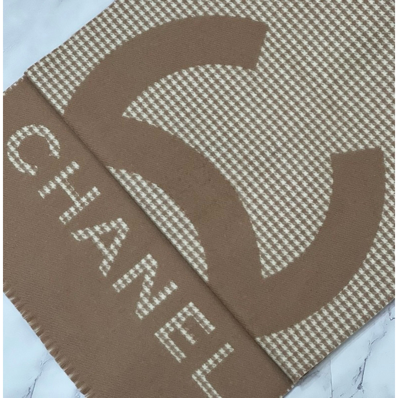 Chanel-23b千鳥格圍巾(售）