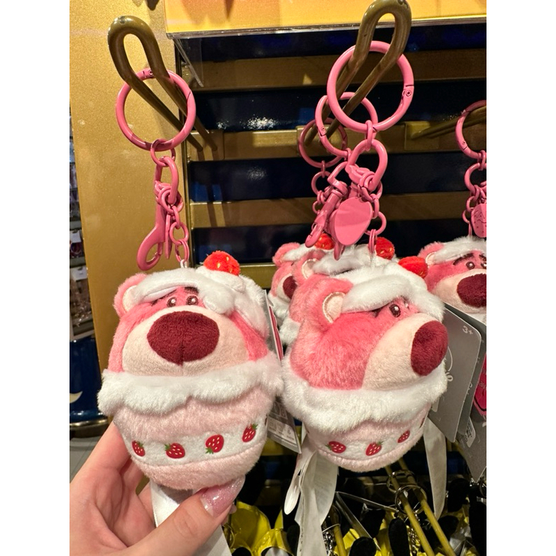 現貨💛香港迪士尼樂園帶回，熊抱哥鑰匙圈 草莓香味 熊抱哥吊飾 掛飾