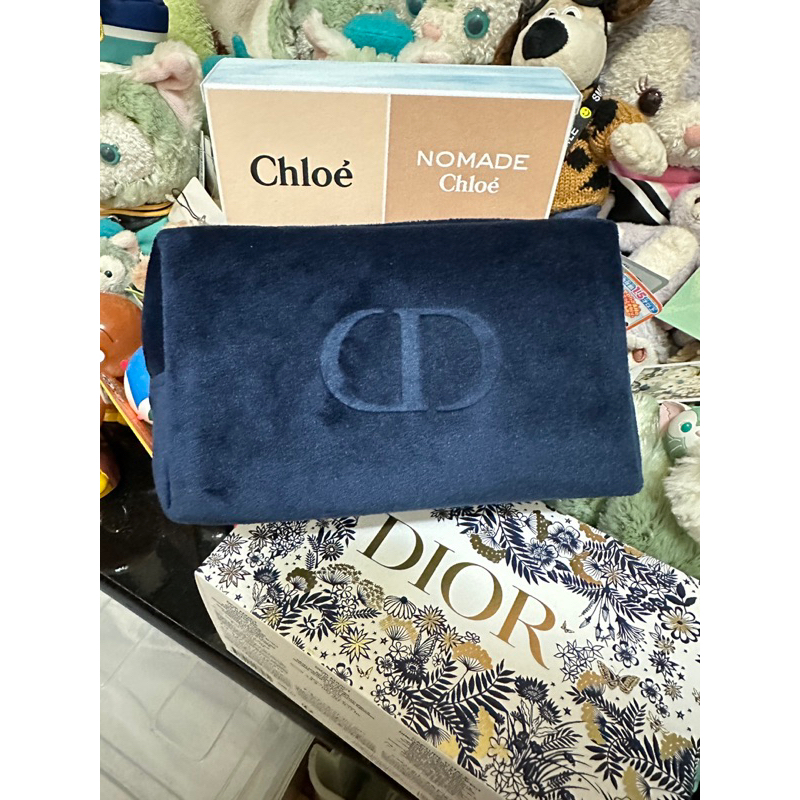 Dior深藍絨面化妝包