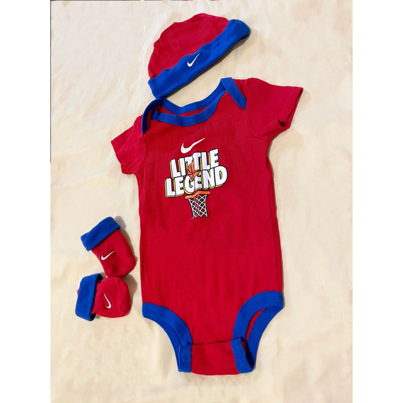 正品 NIKE 6-12M寶寶運動包屁衣 嬰兒包屁衣 圍兜鞋襪套三件組(紅藍款）寶寶運動服 彌月 寶寶籃球裝 新生兒套裝