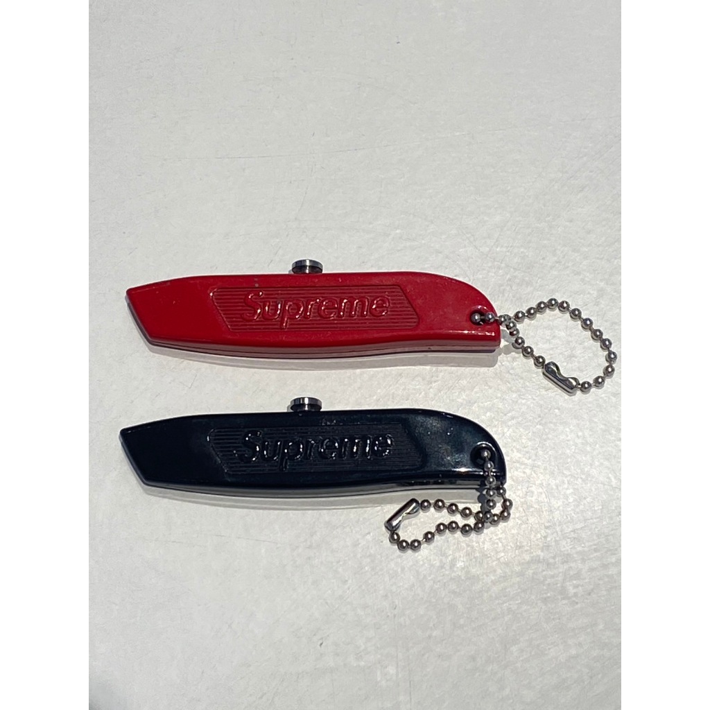 Supreme小型刀(黑、紅)鑰匙圈