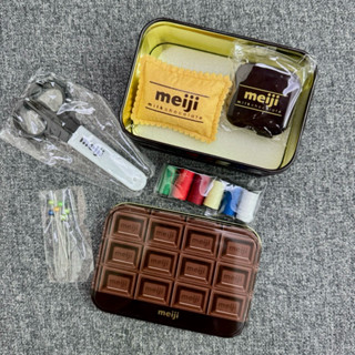 ｛全新限量官方正品現貨｝meiji 明治巧克力限量針線盒內容物：6色線組、針組、明治枕頭針墊、可愛自動捲尺、安全剪刀