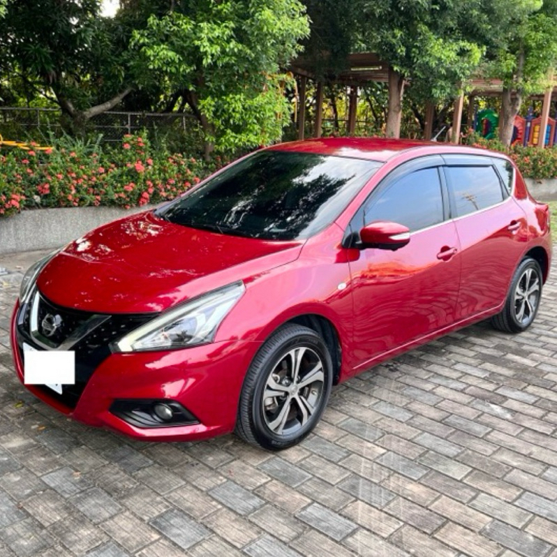 自售二手車Nissan Tiida 五門I-key 2017年5D掀背1.6 紅色免鑰匙