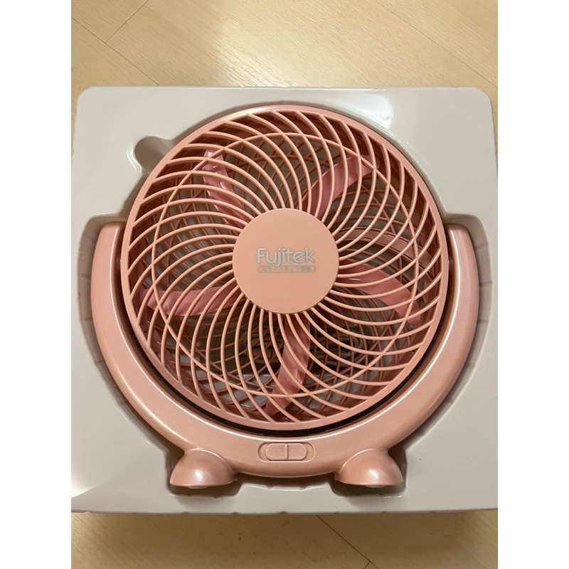 【Fujitek富士電通】「粉紅色」9吋勁風渦流DC扇 風扇FTF-U09