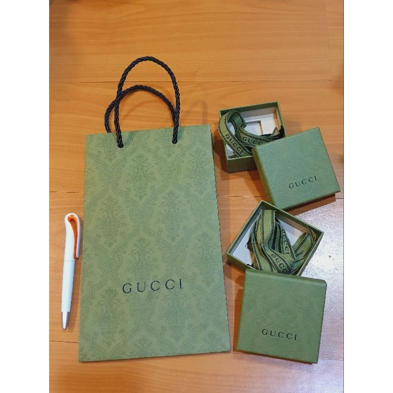 Gucci 名牌精品 綠色 雕花立體紋 限定款 提袋 紙袋 皮夾 禮物包裝 飾品盒 耳環 項鍊 緞帶 包裝配件