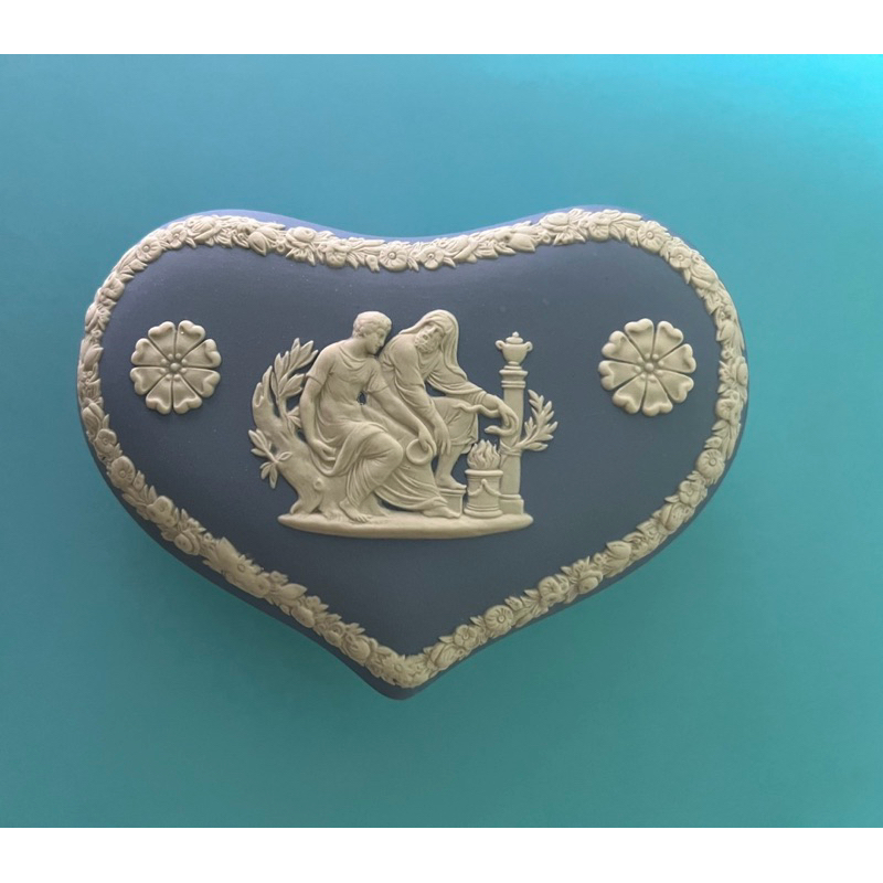 Wedgwood Jasper 藍色心形珠寶盒 13 x 9 x 5 cm