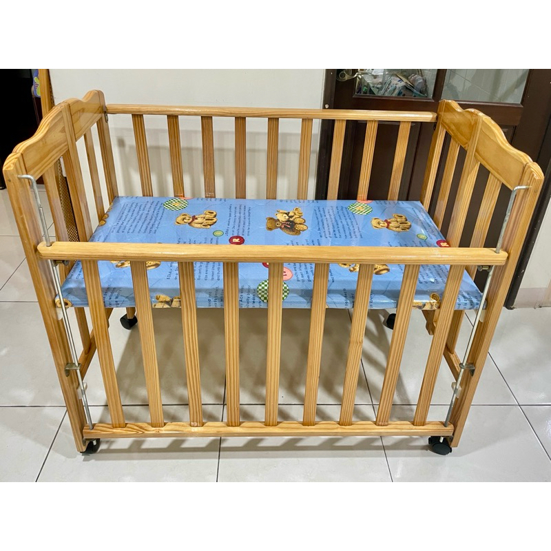 二手-台灣製造-木質折疊嬰兒床