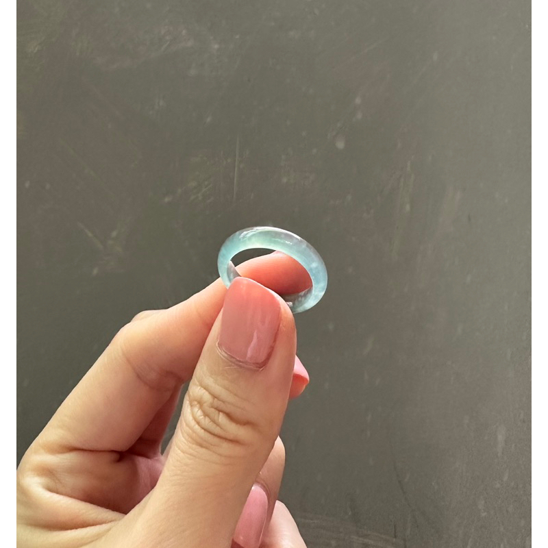 玻璃種藍水翡翠玉戒，國際戒圍10 內徑約1.6cm，天然翡翠a貨