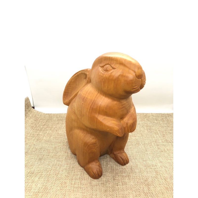 1978年 日本松木雕 兔子置物  14x21