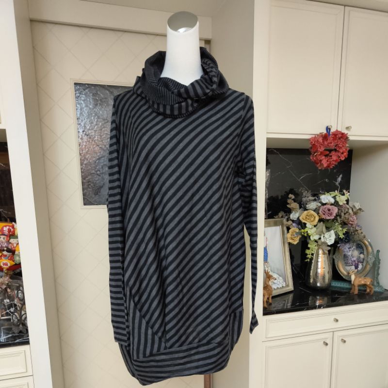 PESARO黑灰條紋相間長版上衣也可以當洋裝M號