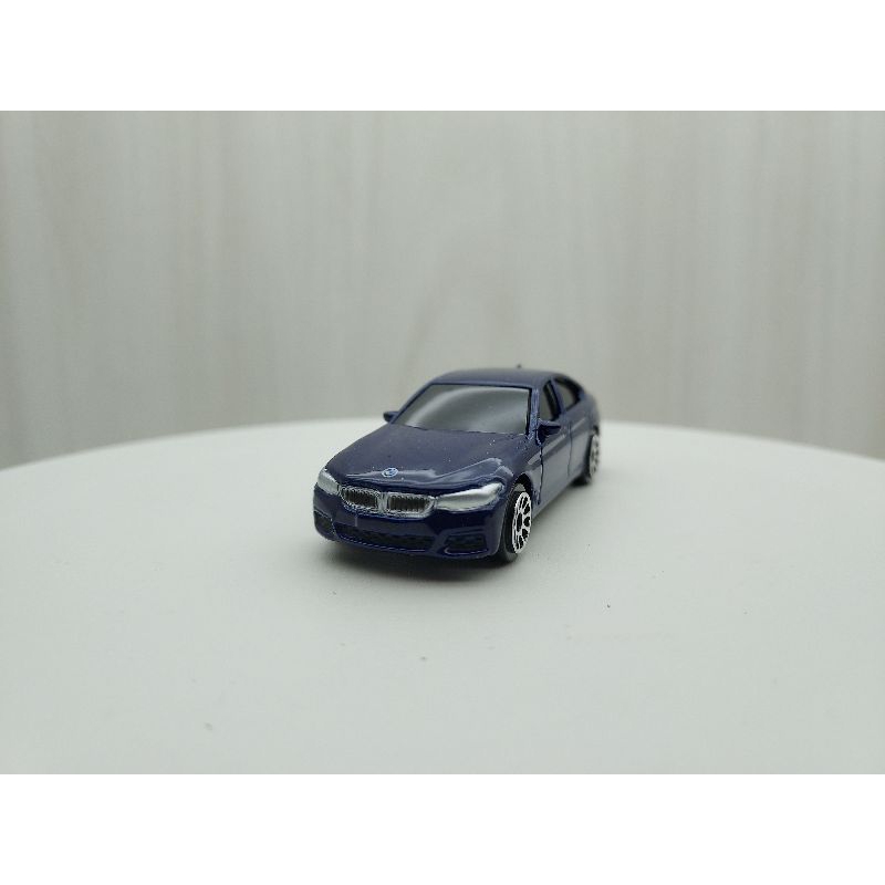 全新盒裝~1:64~寶馬 BMW 550I 藍色 黑窗 合金 滑行車 模型車 玩具 小汽車 兒童 禮物 收藏