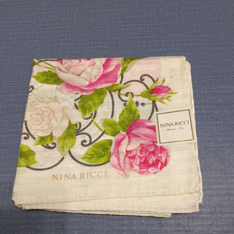 NINA RICCI 日本製大手帕20（瑕疵品）可當三角巾