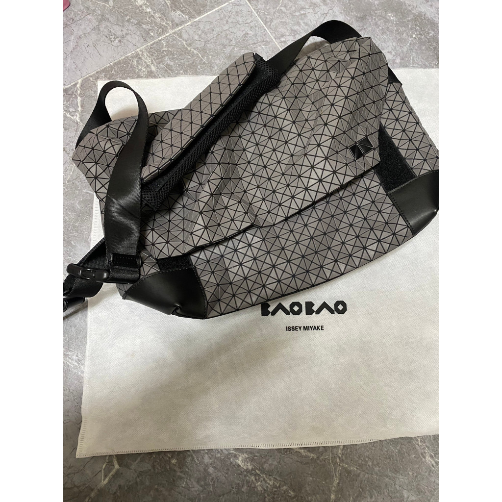 Bao bao outlet sling