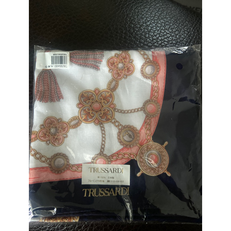 日本製 TRUSSARDI 印花方巾 領巾 全新日本帶回