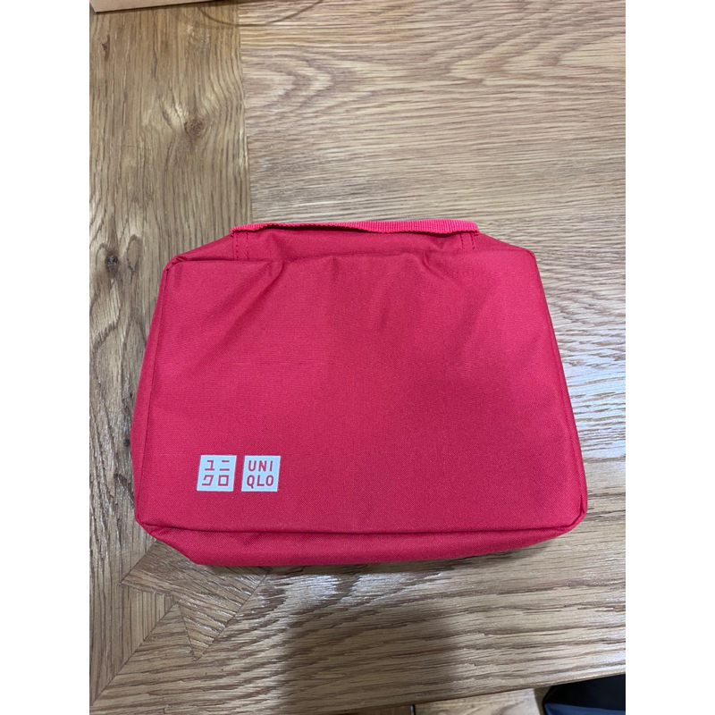全新Uniqlo 盥洗包（紅色）