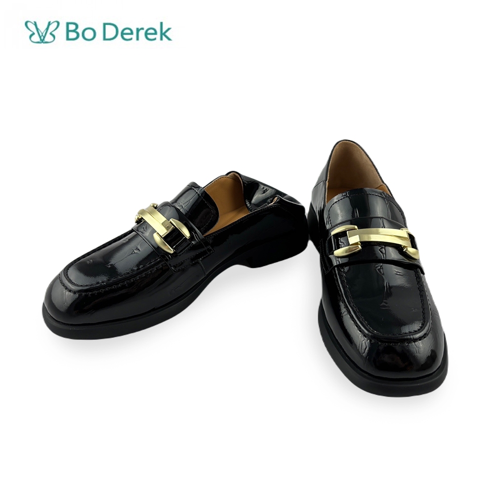 Bo Derek 氣質壓紋金屬扣樂福鞋-黑