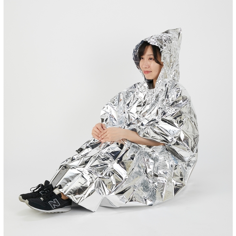 日本【SMILE KIDS】緊急便攜式鋁毯ABO-09 披風式保溫毯 多功能保溫毯 野外求生毯 求生毯 應急毯 失溫保暖