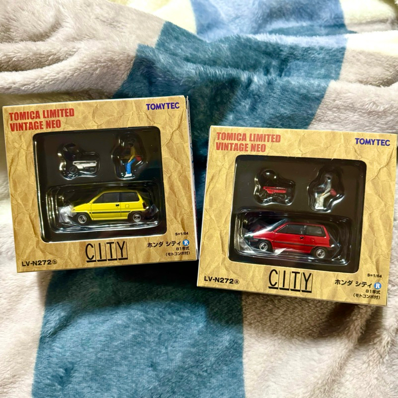 全新現貨 Tomytec 1/64 Honda City R with Motocompo 本田人偶 紅色 黃色 小機車