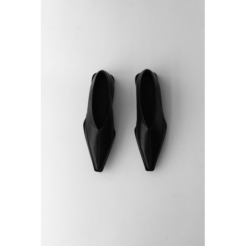 ＜STUDIO DOE/スタジオドー＞Ｖ　Ｆｌａｔｓ／BLACK／37 STUDIO DOE/スタジオドー＞V Flats／BLACK／37