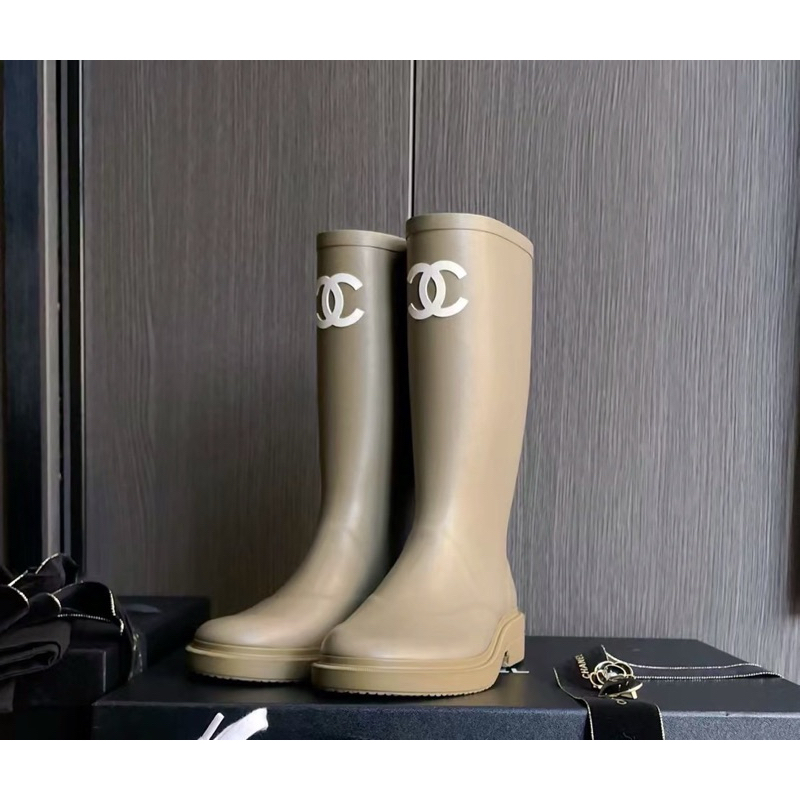 台灣現貨💛✈️🩷56980 香奈兒全新Chanel 雨靴橄欖綠尺寸37