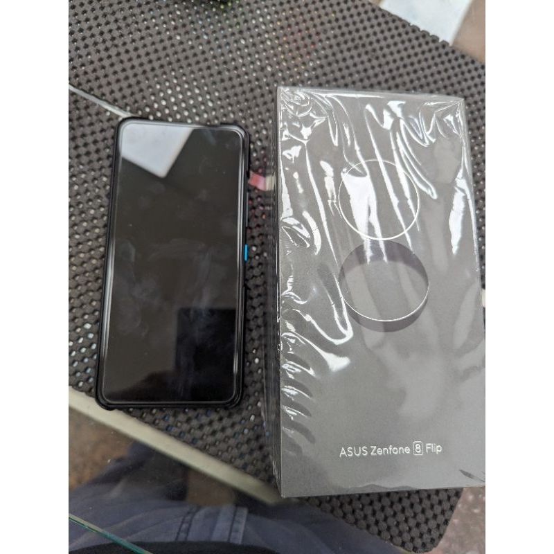 續約拆封 99%新 ASUS ZenFone8 Flip ZS672 256G 黑 中古二手舊機手機平板折抵故障手機回收