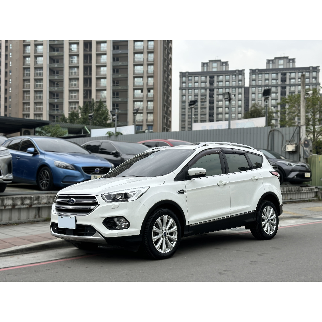 2018 Ford Kuga EcoBoost 245旗艦型,定期保養,加裝前後行車紀錄器,車況超優,內外漂亮