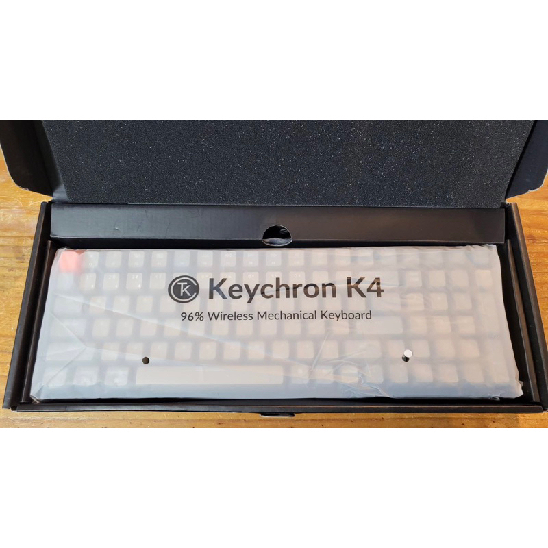 Keychron K4 一代 無線藍芽鍵盤 白光 青軸 支援Windows、Adroid、Mac 、 iOS