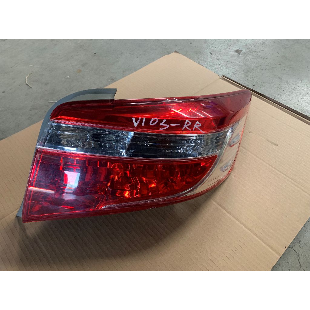 TOYOTA 2014-2017 VIOS 右後(副駕駛座) 後尾燈 原廠二手品