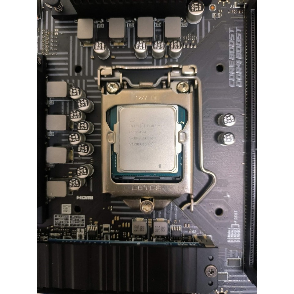 保內很新  INTEL I5-11400 up to 4.4G 10500 10600 10400 11500 可