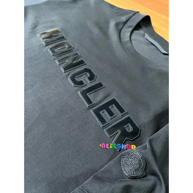 2024 Moncler 春夏新款 閃亮 酷炫、鏡面 立體字母Logo 黑色 男、女可穿，短袖、T恤、短T。