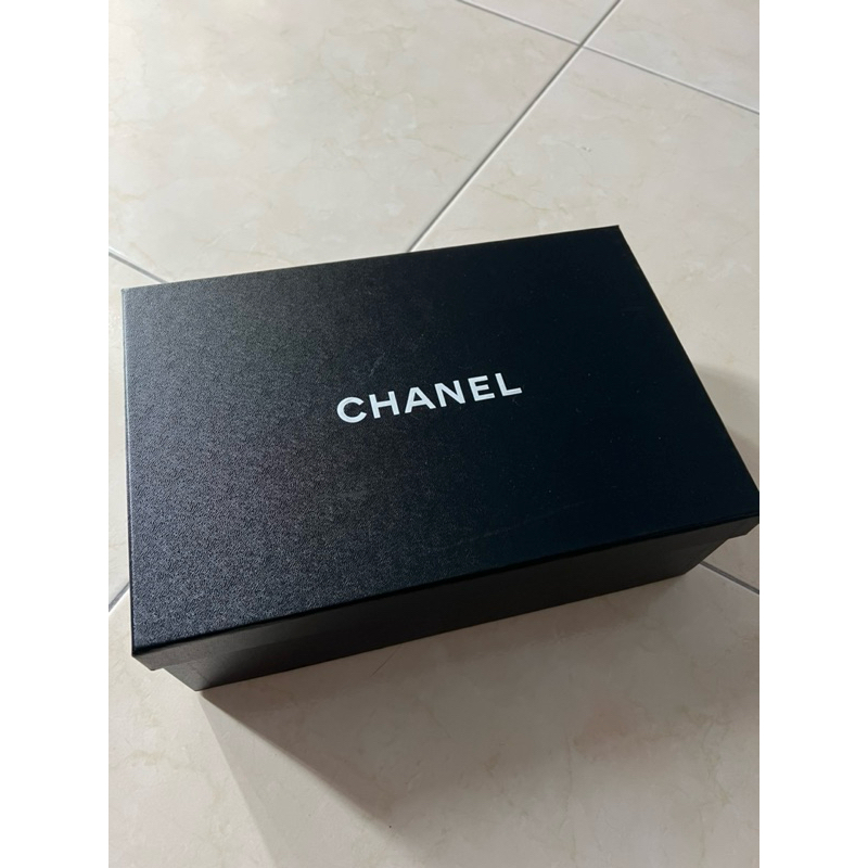 CHANEL香奈兒鞋盒含包裝紙。專櫃正貨。