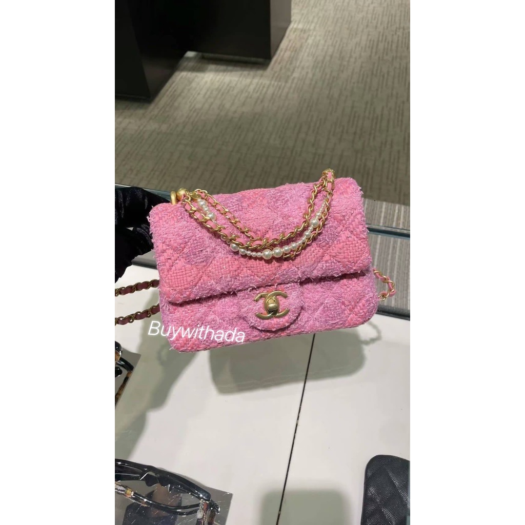 Chanel 24p 限量✨ 粉色毛尼 珍珠鏈方胖 幾乎要斷貨嘍 連線價 $1xxxxx😉
